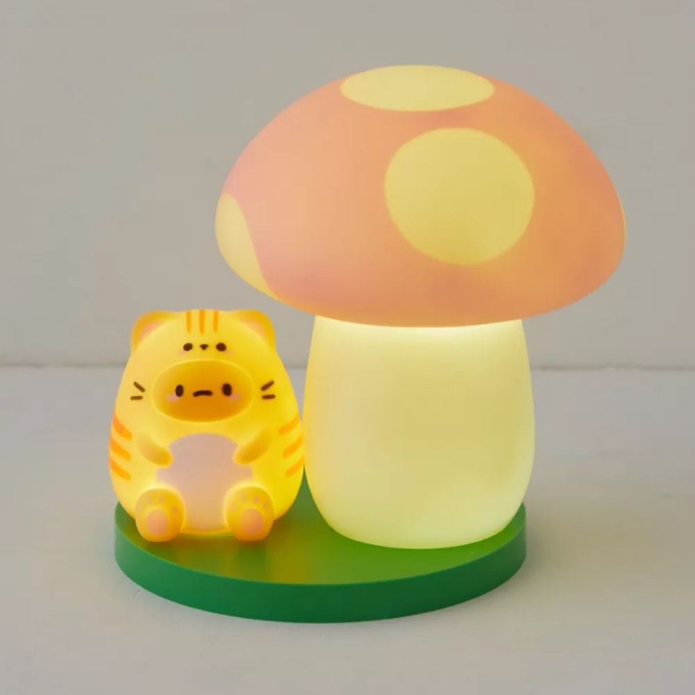 New in Box SMOKO Tayto Potato Tabby Cat w Mushroom Ambient Lamp